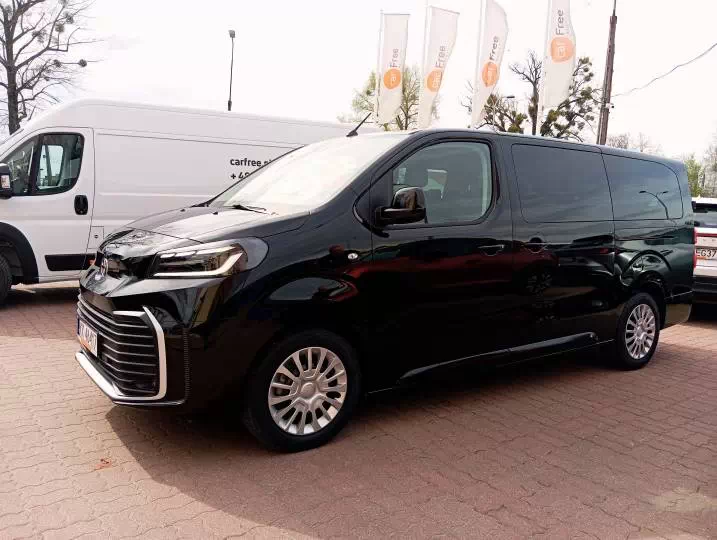 wynajem busów osobowych Bielsko-Biała / fot. CarFree