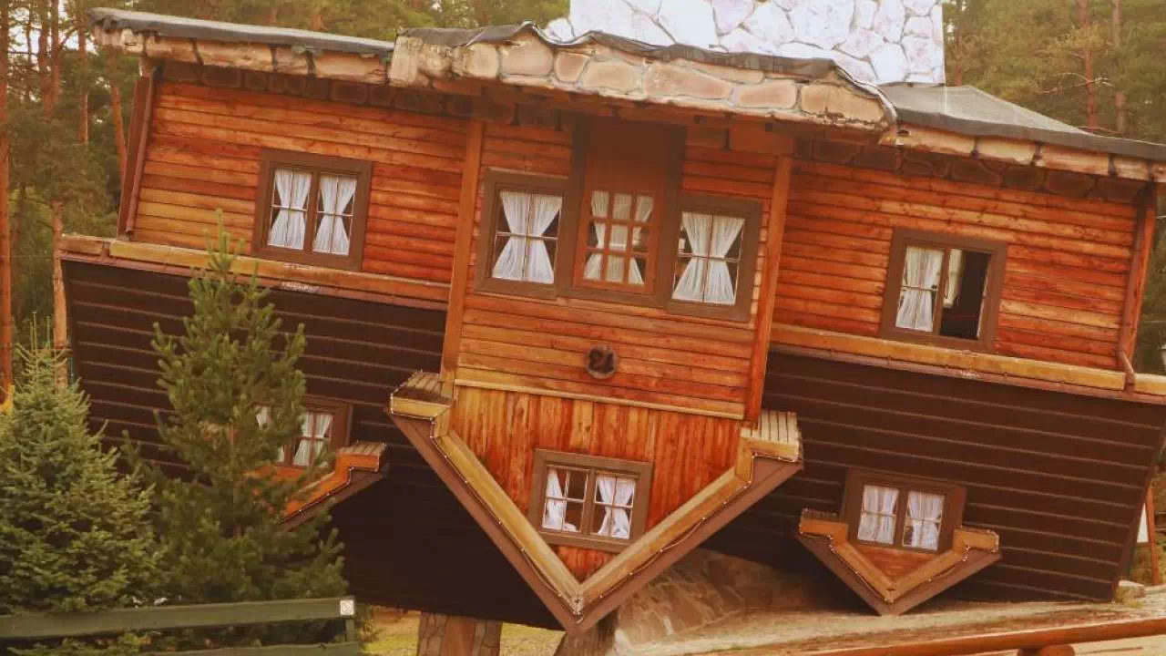 Odwrócony dom Kaszuby / fot. Canva.com