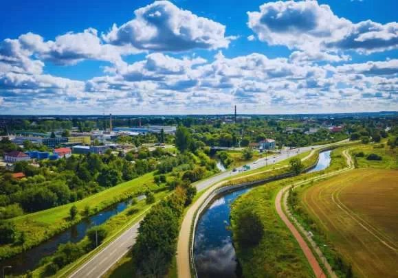 Widok z lotu ptaka na Kanał Raduni w Pruszczu Gdańskim